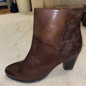 Gently used brown ankle boots